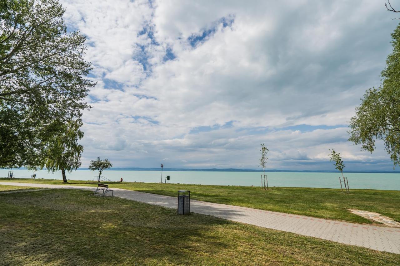 Myflat Golden Coast Panorama Apartment Siofok Exterior photo