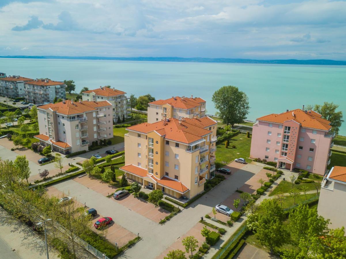 Myflat Golden Coast Panorama Apartment Siofok Exterior photo